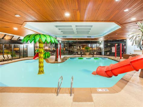 hotels in tulsa with indoor pool